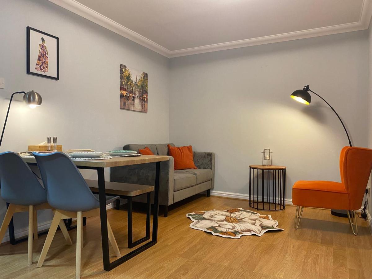 Private Main Door Lovely 2 Bedroom Apartment EDI Exterior photo
