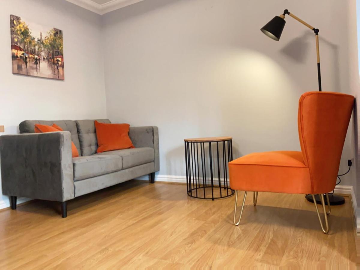 Private Main Door Lovely 2 Bedroom Apartment EDI Exterior photo