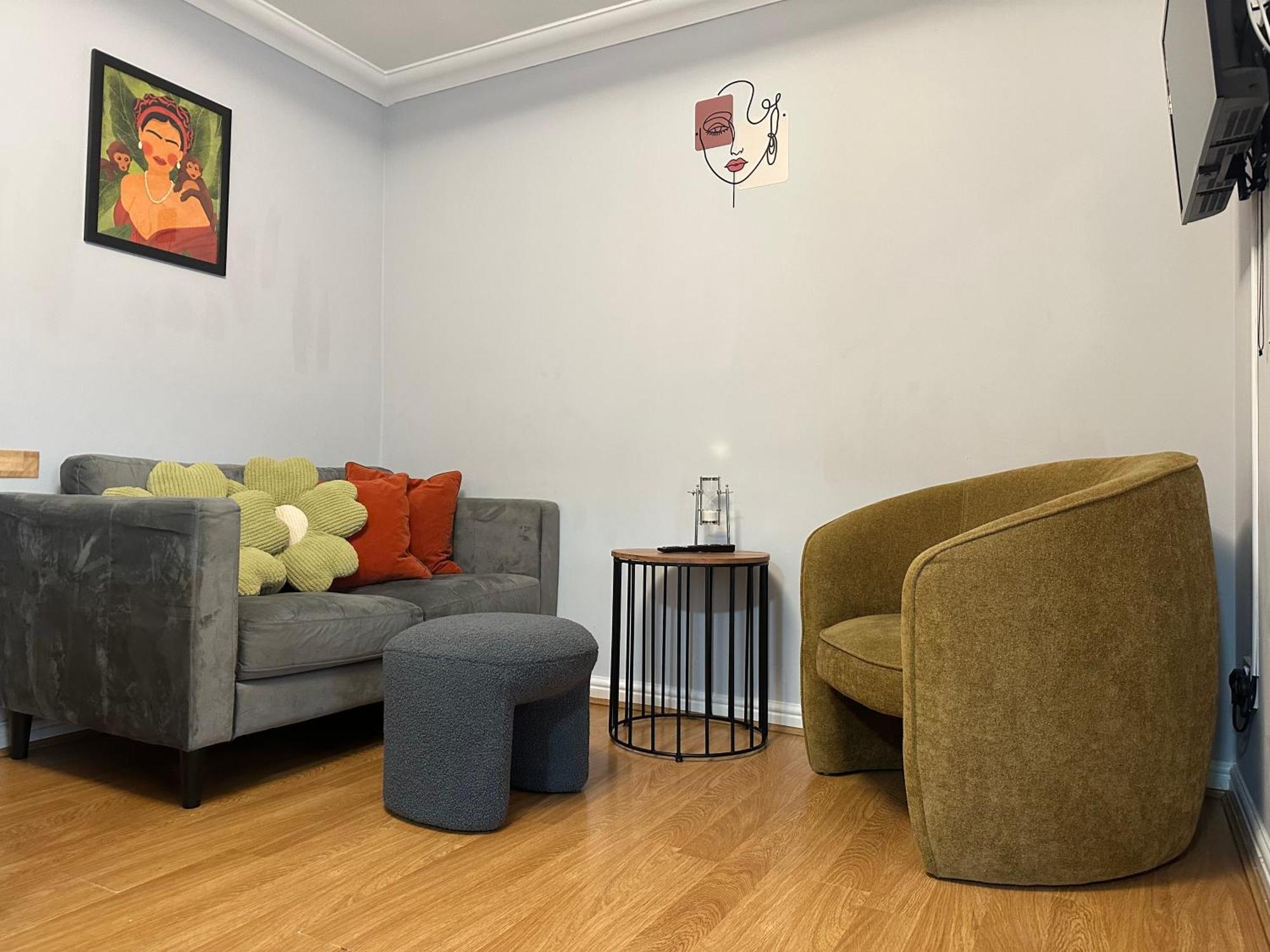 Private Main Door Lovely 2 Bedroom Apartment EDI Exterior photo