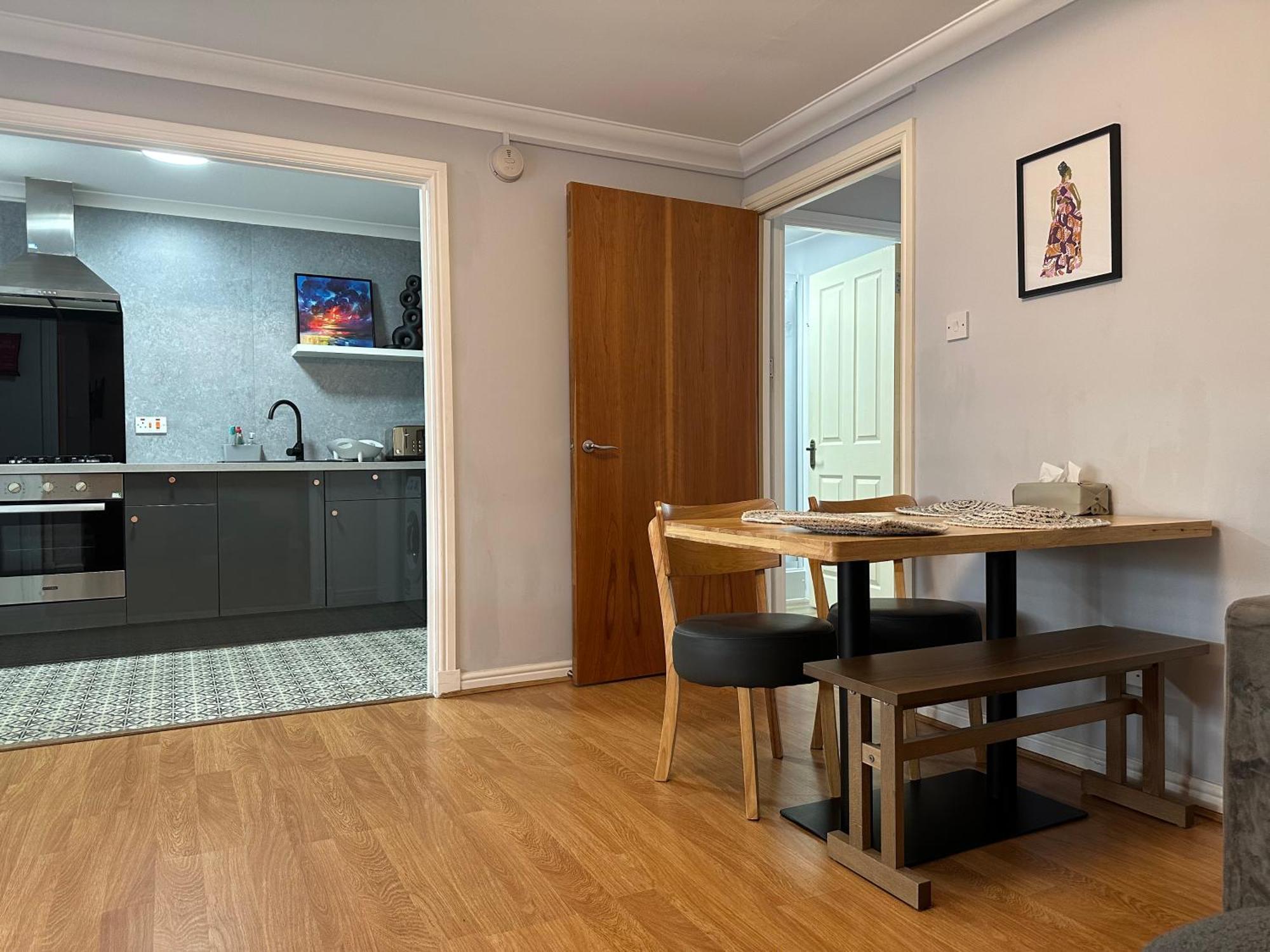 Private Main Door Lovely 2 Bedroom Apartment EDI Exterior photo