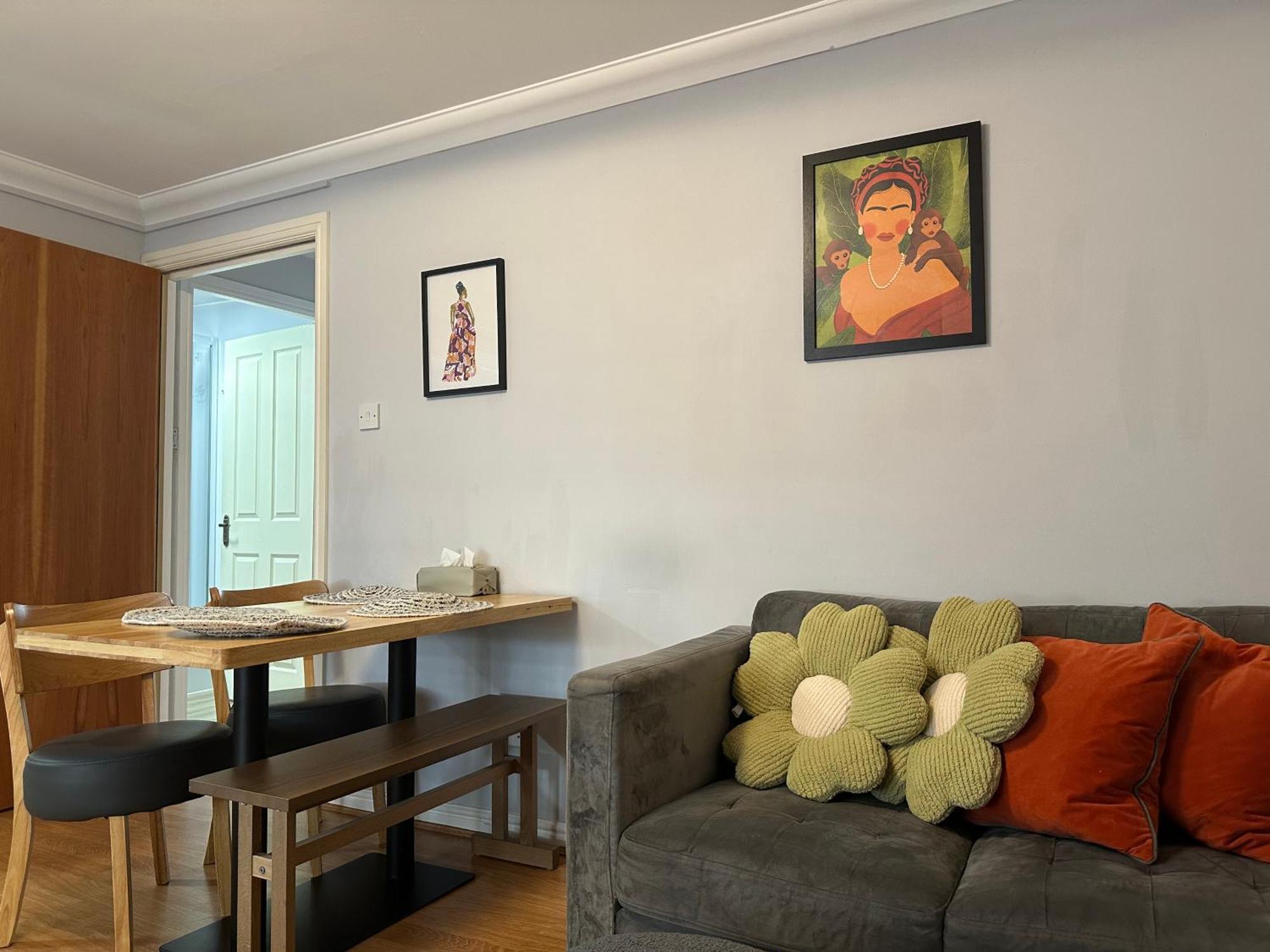 Private Main Door Lovely 2 Bedroom Apartment EDI Exterior photo