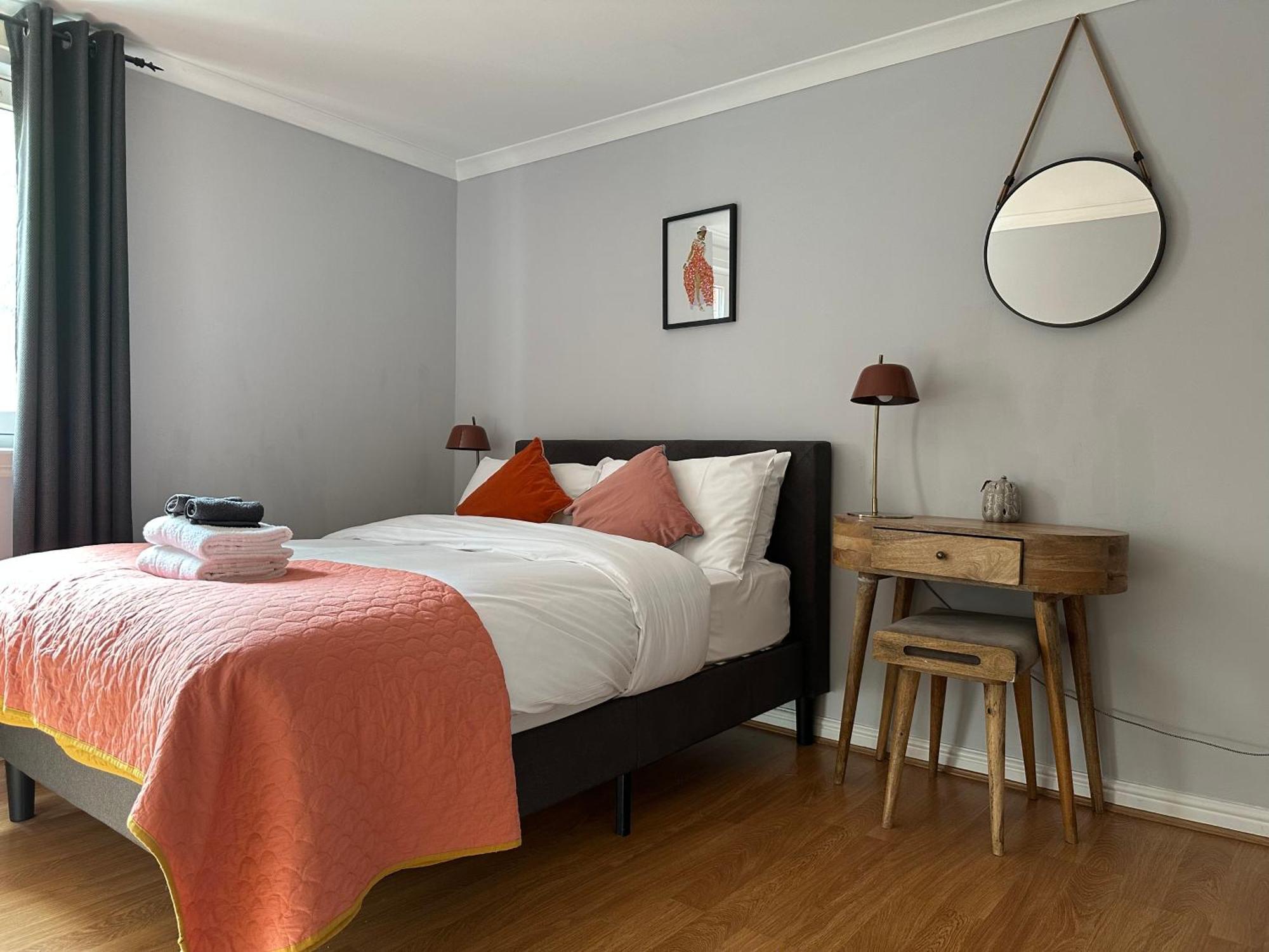 Private Main Door Lovely 2 Bedroom Apartment EDI Exterior photo
