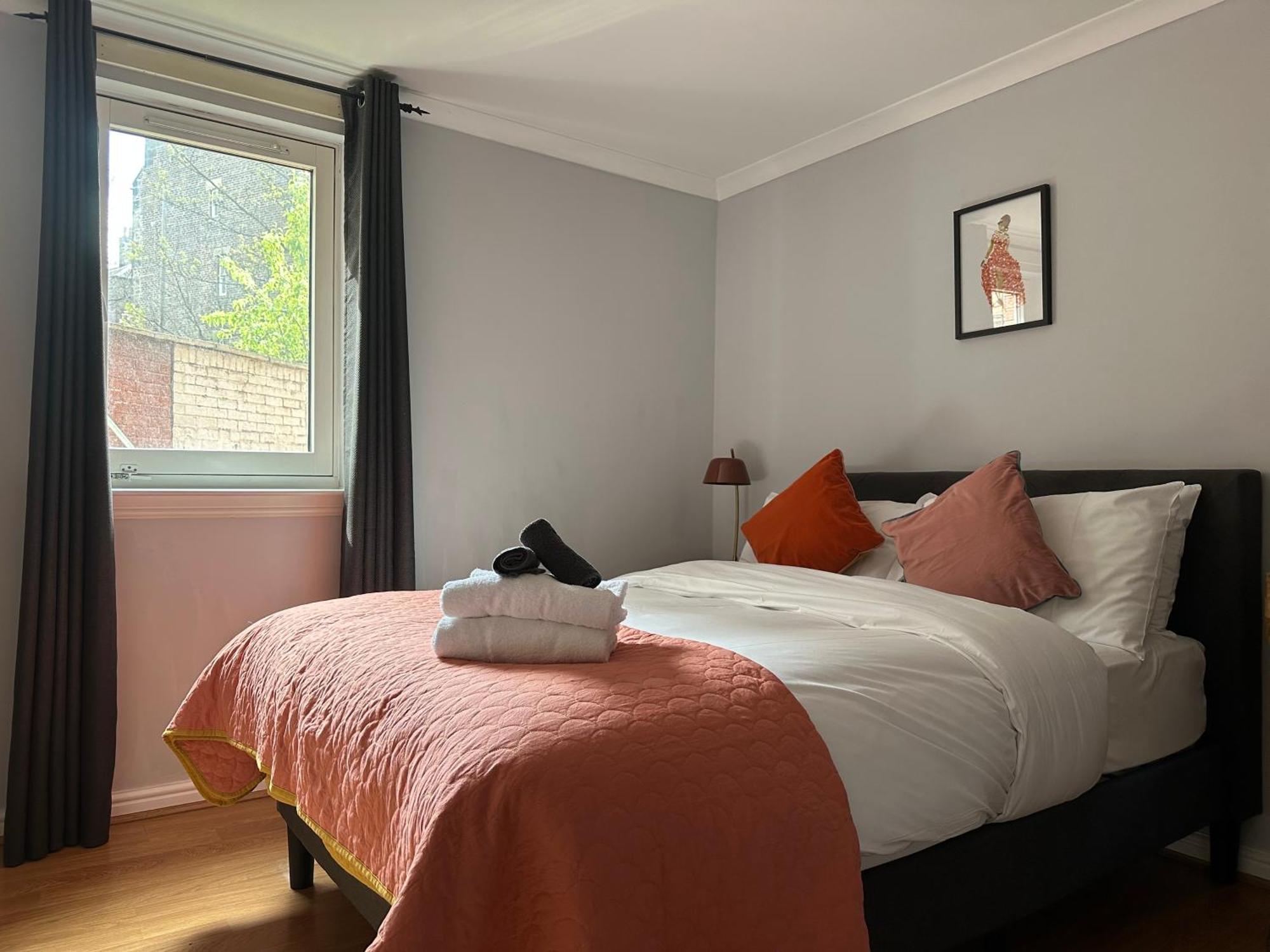 Private Main Door Lovely 2 Bedroom Apartment EDI Exterior photo